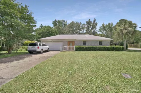 219 Norwich Dr, Gulf Breeze, FL 32561