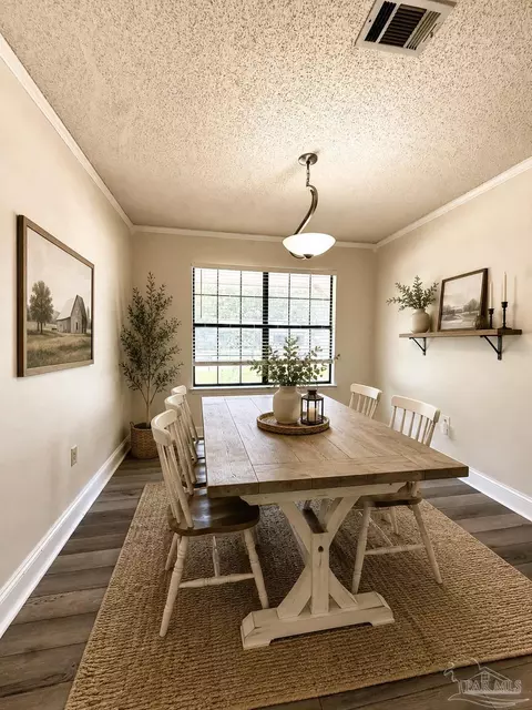 Dining - 121 Campbell Ave, Crestview, FL 32536 photo 1 of 1