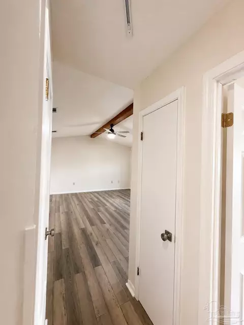 Entry Way - 121 Campbell Ave, Crestview, FL 32536 photo 5 of 6
