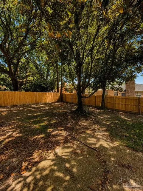 Exterior - 121 Campbell Ave, Crestview, FL 32536 photo 6 of 7