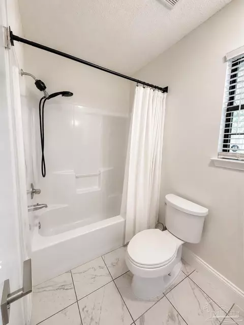 Bath - 121 Campbell Ave, Crestview, FL 32536 photo 4 of 5