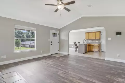 Living - 4412 Chantilly Way, Milton, FL 32583 photo 2 of 4