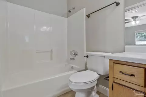 Bath - 4412 Chantilly Way, Milton, FL 32583 photo 4 of 5