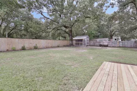 Exterior - 4412 Chantilly Way, Milton, FL 32583 photo 16 of 22