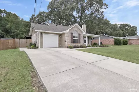 Exterior - 4412 Chantilly Way, Milton, FL 32583 photo 3 of 22