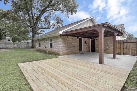 Exterior - 4412 Chantilly Way, Milton, FL 32583 photo 14 of 22