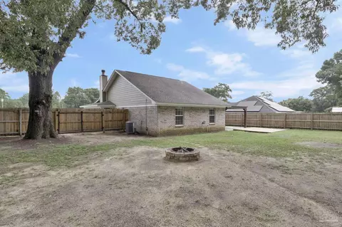 Exterior - 4412 Chantilly Way, Milton, FL 32583 photo 19 of 22