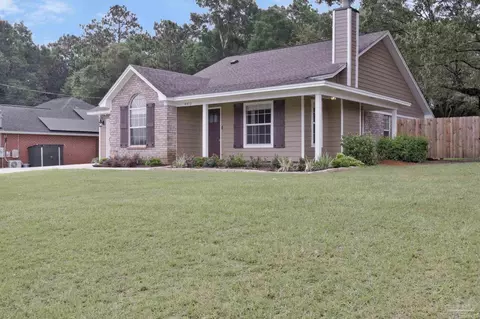 Exterior - 4412 Chantilly Way, Milton, FL 32583 photo 7 of 22