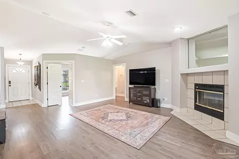 6105 Jameson Cr, Pace, FL 32571 photo 9