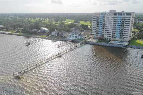 825 Bayshore Dr #803, Pensacola, FL 32507