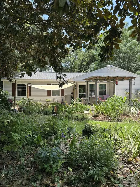 4679 Oakland Dr, Pensacola, FL 32526