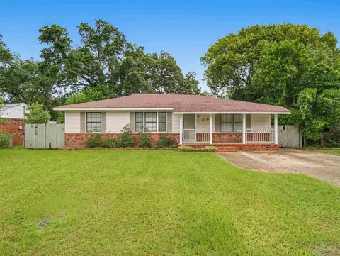 218 Betty Rd, Pensacola, FL 32507