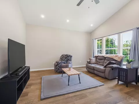 552 Cedar Tree Ln, Cantonment, FL 32533 photo 7