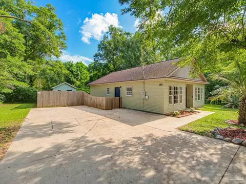 552 Cedar Tree Ln, Cantonment, FL 32533 photo 5