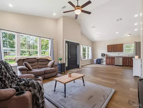 552 Cedar Tree Ln, Cantonment, FL 32533 photo 9
