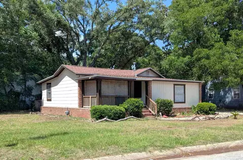 10 Kennington Dr, Pensacola, FL 32507