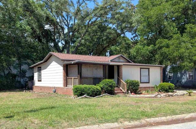 10 Kennington Dr, Pensacola, FL 32507