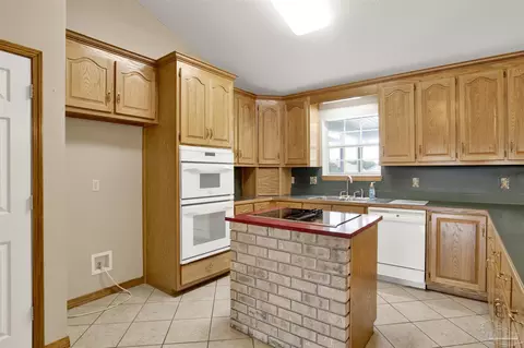 Kitchen - 4449 Dandy Dr, Pace, FL 32571 photo 2 of 5