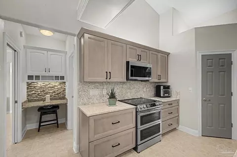 Kitchen - 3019 Greystone Dr, Pace, FL 32571 photo 4 of 7