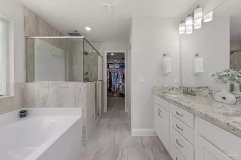 Bath - 6565 Cedar Key Dr, Milton, FL 32570 photo 4 of 9