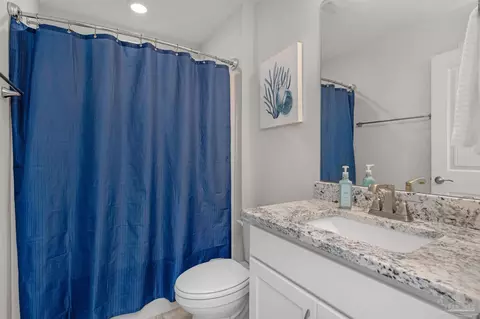 Bath - 6565 Cedar Key Dr, Milton, FL 32570 photo 2 of 9