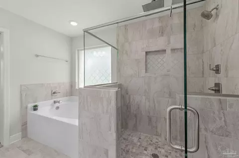 Bath - 6565 Cedar Key Dr, Milton, FL 32570 photo 7 of 9
