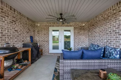 Exterior - 6565 Cedar Key Dr, Milton, FL 32570 photo 11 of 11