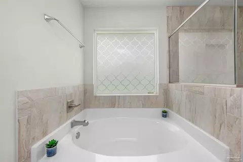 Bath - 6565 Cedar Key Dr, Milton, FL 32570 photo 5 of 9