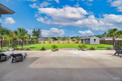 Exterior - 6565 Cedar Key Dr, Milton, FL 32570 photo 4 of 11