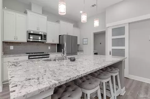 Kitchen - 6565 Cedar Key Dr, Milton, FL 32570 photo 4 of 4