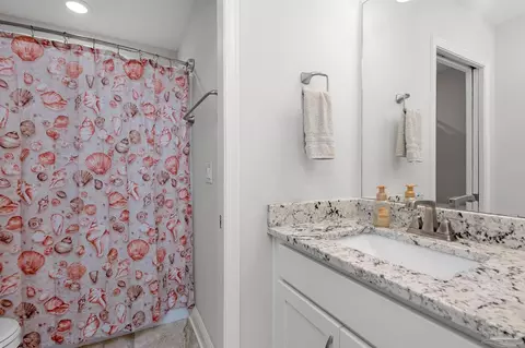 Bath - 6565 Cedar Key Dr, Milton, FL 32570 photo 3 of 9
