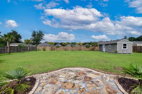 Exterior - 6565 Cedar Key Dr, Milton, FL 32570 photo 6 of 11