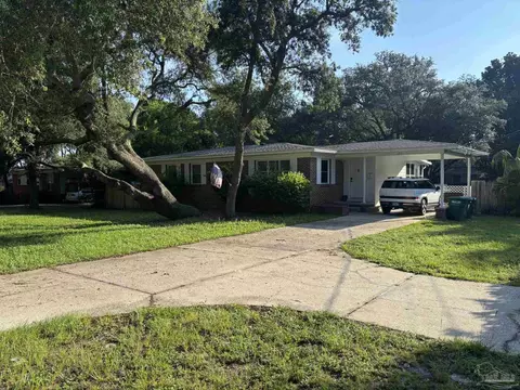 24 Gilmore Dr, Gulf Breeze, FL 32561