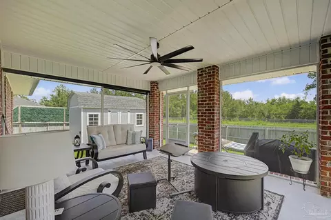 Exterior - 5643 Burr St, Milton, FL 32570 photo 4 of 9