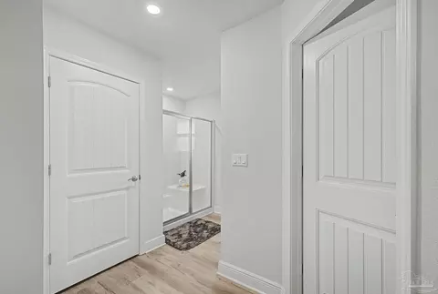 Entry Way - 5643 Burr St, Milton, FL 32570 photo 5 of 5