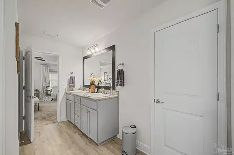 Entry Way - 5643 Burr St, Milton, FL 32570 photo 4 of 5