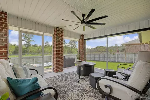 Exterior - 5643 Burr St, Milton, FL 32570 photo 5 of 9