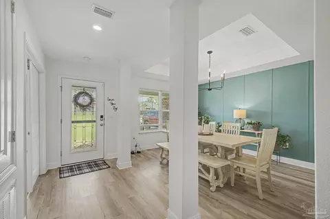 Entry Way - 5643 Burr St, Milton, FL 32570 photo 2 of 5