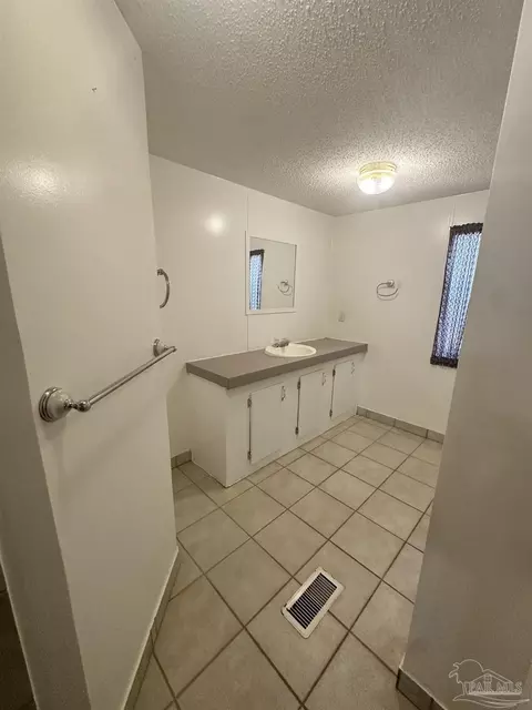 4006 Mccutchin Dr, Jay, FL 32565 photo 7