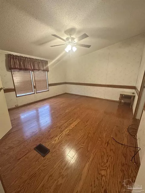 4006 Mccutchin Dr, Jay, FL 32565 photo 6