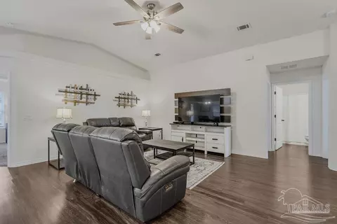 Entry Way - 4378 Thistle Pine Ct, Pace, FL 32571 photo 3 of 8