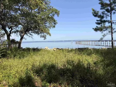 879 Dolphin Rd, Milton, FL 32583 photo 9