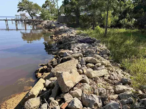 879 Dolphin Rd, Milton, FL 32583 photo 8