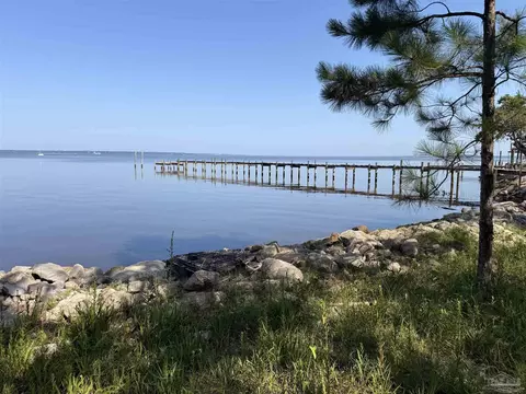 879 Dolphin Rd, Milton, FL 32583 photo 6