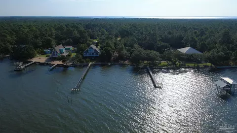879 Dolphin Rd, Milton, FL 32583 photo 11