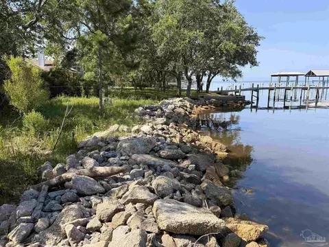 879 Dolphin Rd, Milton, FL 32583 photo 13