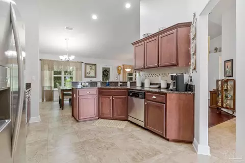 5605 Tucker Cir, Pace, FL 32571 photo 9