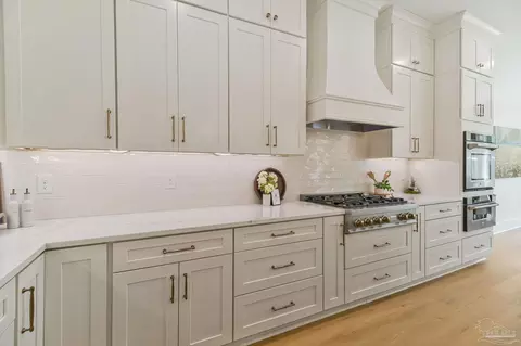 Kitchen - 8879 Naturewalk Dr, Jay, FL 32565 photo 4 of 5