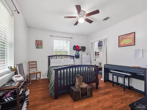 Bedroom - 5692 Pine Ridge Dr, Milton, FL 32570 photo 6 of 6