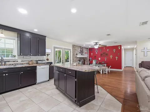 Kitchen - 5692 Pine Ridge Dr, Milton, FL 32570 photo 3 of 4